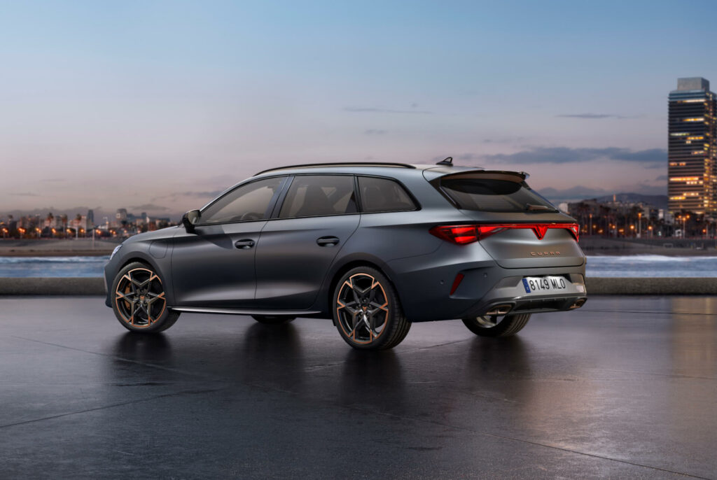 CUPRA Leon Sportourer - version et motorisation plus performante VZ