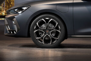 CUPRA Leon Sportourer - jantes windstorm usinées de couleur noir et gris